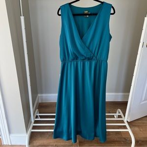 Taylor Sleeveless Midi Dress